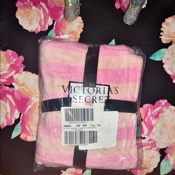 🛑🛑SOLDVictoria’s Secret Vintage Striped TOWEL WRAP Pocket Cute Beach Pool - Picture 3 of 3